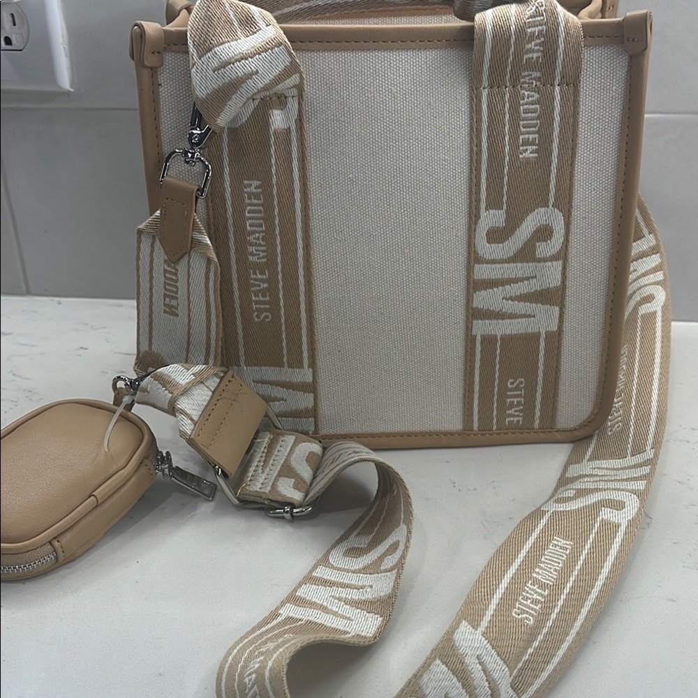 Steve Madden NWT crossbody-Handle Purse  Tam and cream